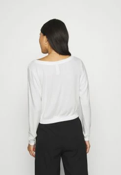 Prix Légers DORINA CALM - Haut de pyjama pyjamas et nuisettes encolure large ronde female 12 Prix Légers DORINA CALM - Haut de pyjama pyjamas et nuisettes encolure large ronde female -DORINA Soldes Boutique 3aea2d8883c342a1bf4d9a0dee7bee93